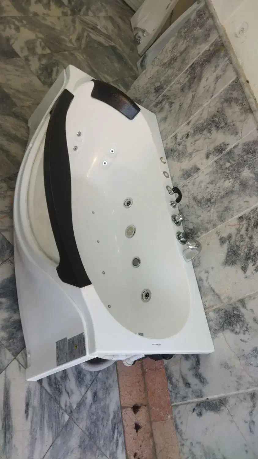 وان جکوزی آکواریومی مناسب واحد صفر*170/90*|لوازم حمام|مشهد, زمرد|دیوار