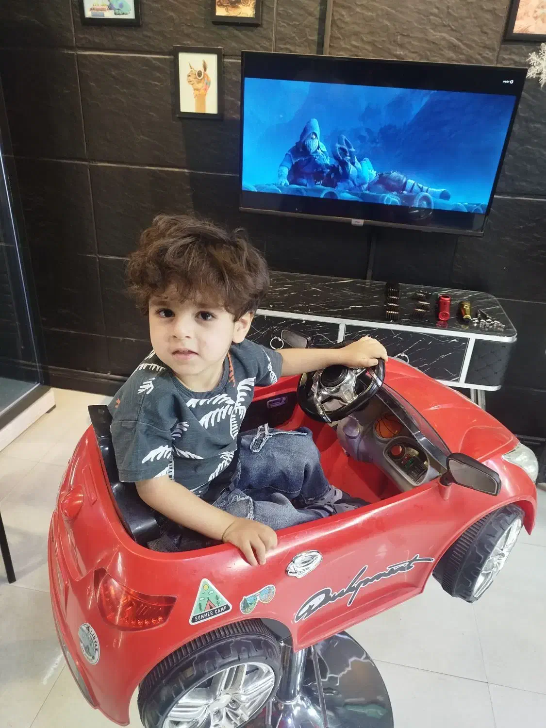 آرایشگر تخصصی کودک|خدمات آرایشگری و زیبایی|کرج, مصباح|دیوار