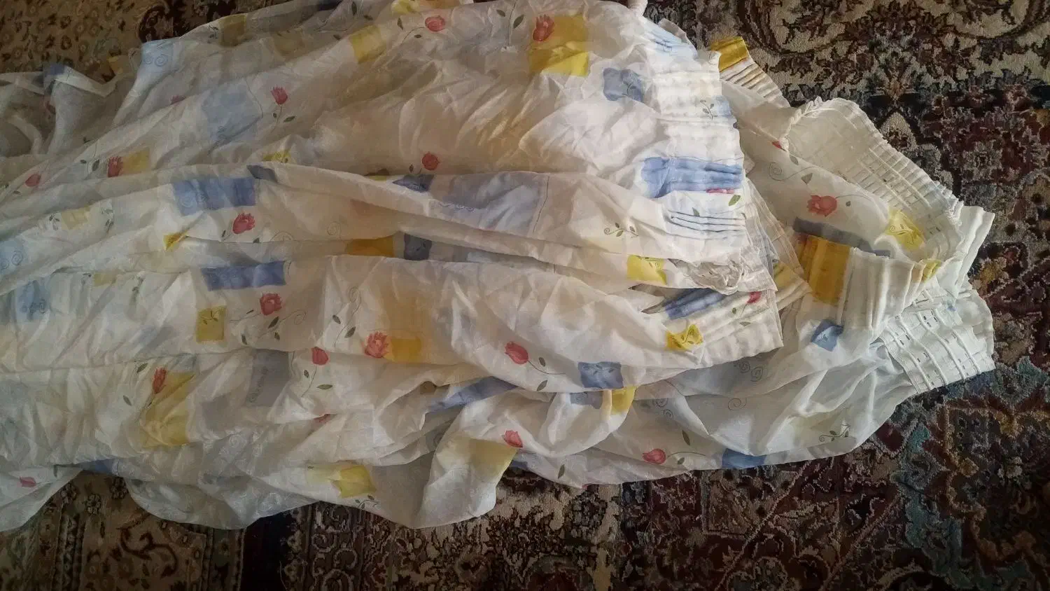 پرده 6 عدد رنگی دوخته شده در حد نو|پرده، رانر، رومیزی|نجف‌آباد, فاز ۲ شهرک آزادگان|دیوار