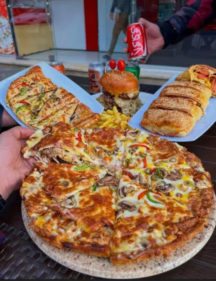 نیازمند آشپز حرفه ایی جهت کار در فست فود|استخدام خدمات فروشگاه و رستوران|داراب, |دیوار