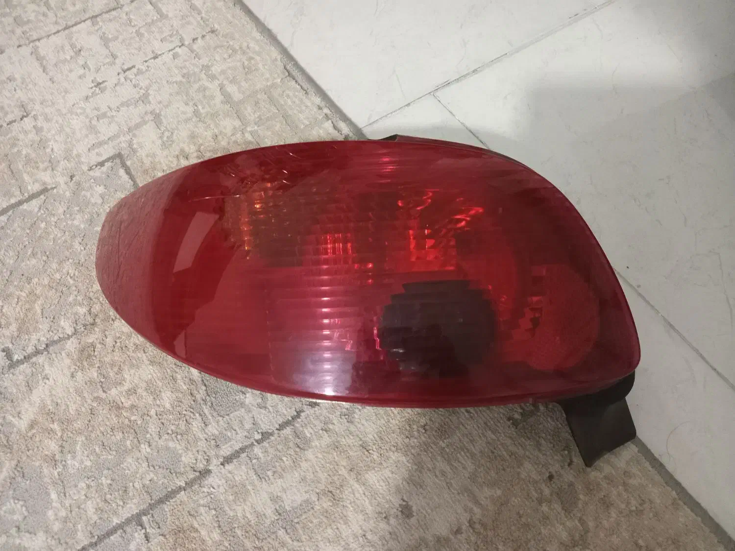 چراغ عقب ۲۰۶|قطعات یدکی و لوازم جانبی|هشتگرد, فاز ۷ مهستان|دیوار