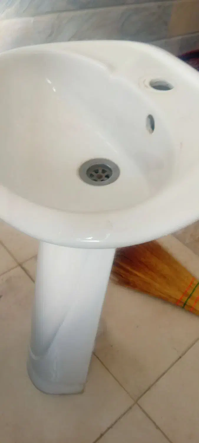 روشویی پایه دار|لوازم سرویس بهداشتی|ورامین, شهرک مدرس|دیوار