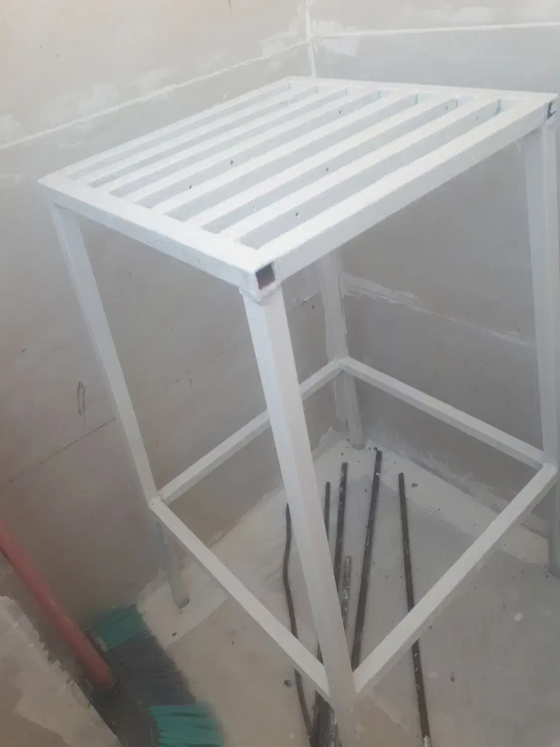 چهارپایه نو ورنگ شده|صندلی و نیمکت|سنندج, |دیوار