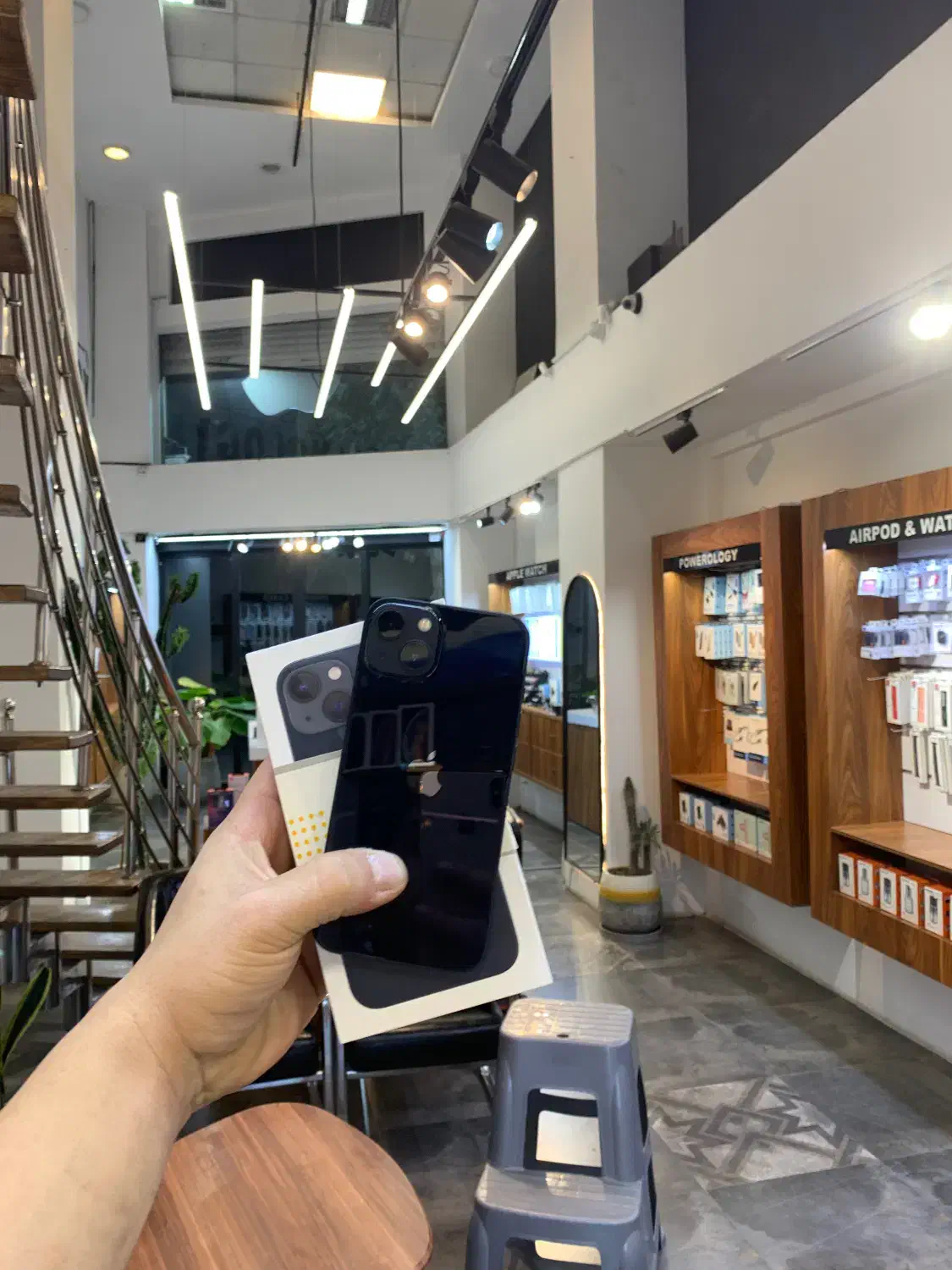 ایفون سفید و مشکیiphone 13normal128gبا شرایط ویژه|موبایل|کرج, فاز ۲ مهرشهر|دیوار