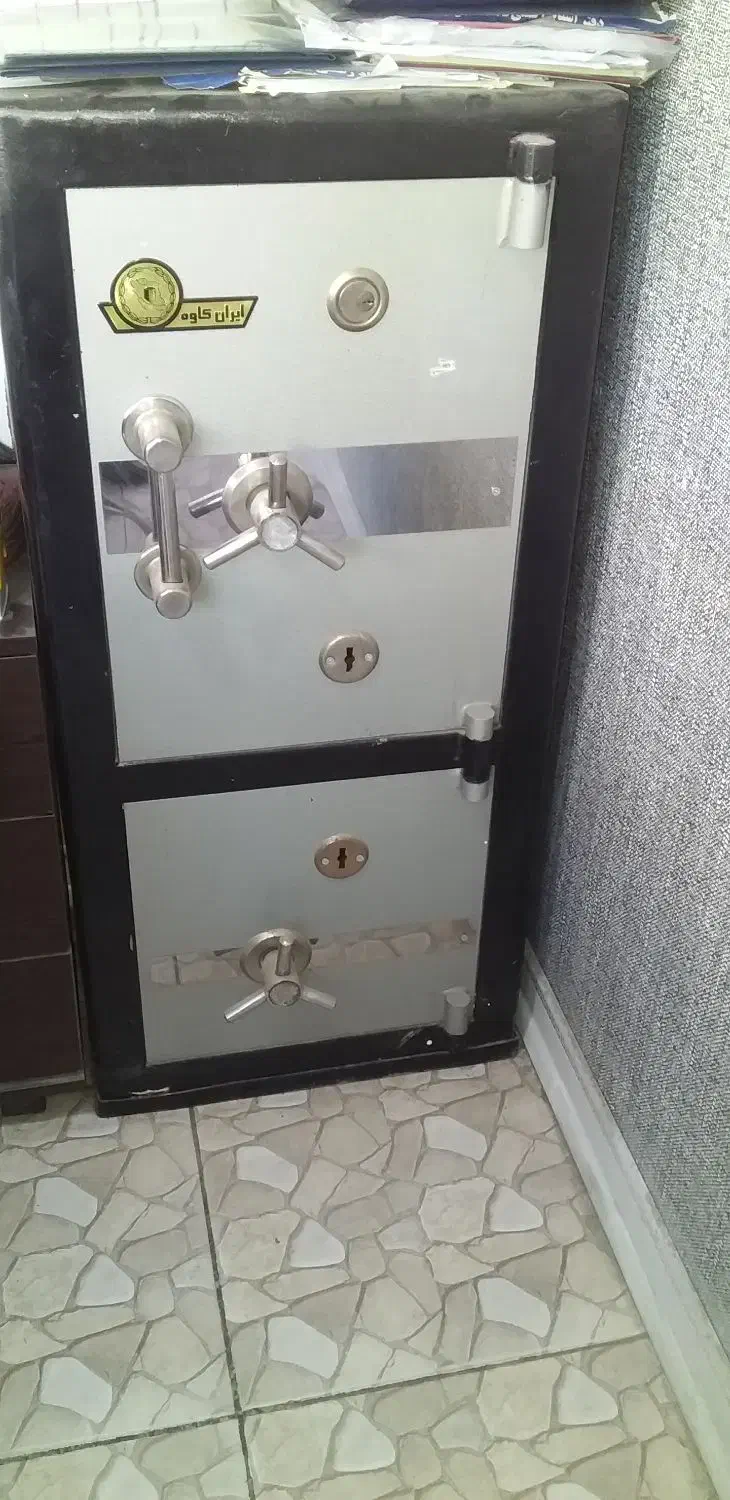 صندلی انتظار..میز کار.‌‌.گاوصندق|فروشگاه و مغازه|تهران, مسعودیه|دیوار