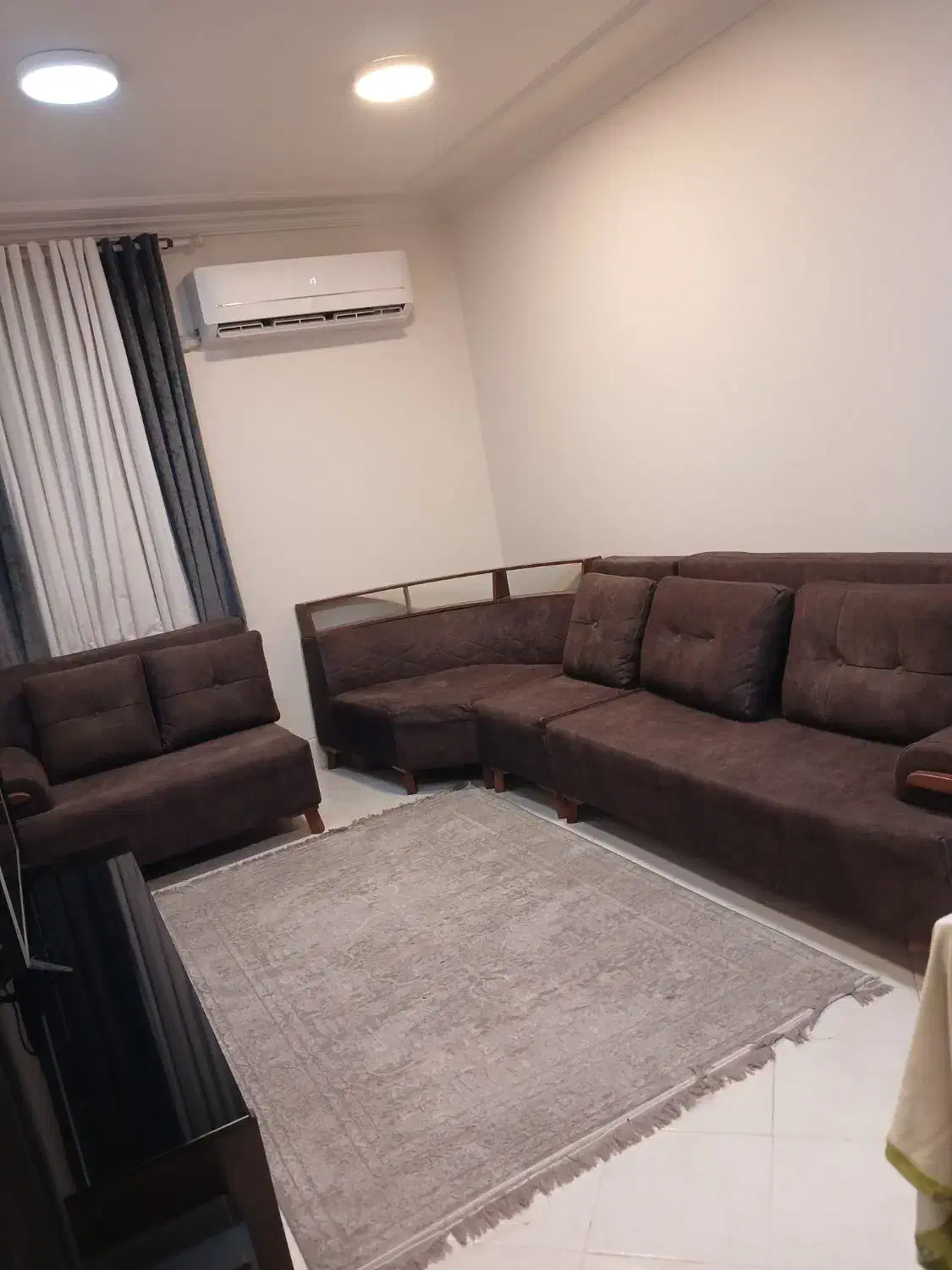 فروش وسایل منزل بعلت مهاجرت|مبلمان خانگی و میز عسلی|بندرعباس, |دیوار