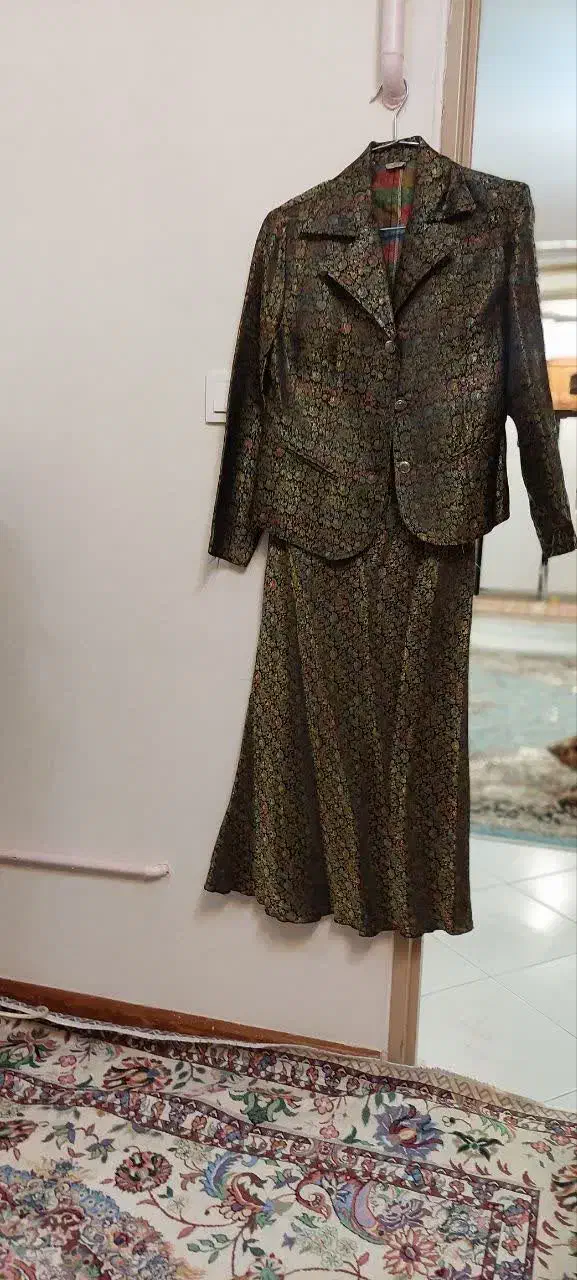 درحدنو سایز ۴۰ تا ۴۴ فقط ۳۰۰|لباس|بروجرد, |دیوار