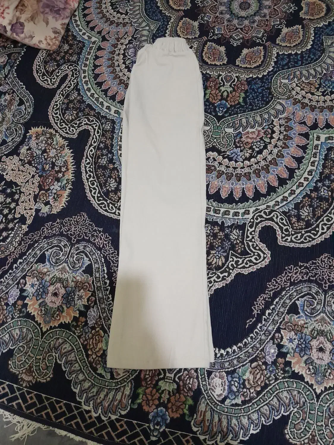 شلوار کرمی|لباس|اهواز, زردشت|دیوار