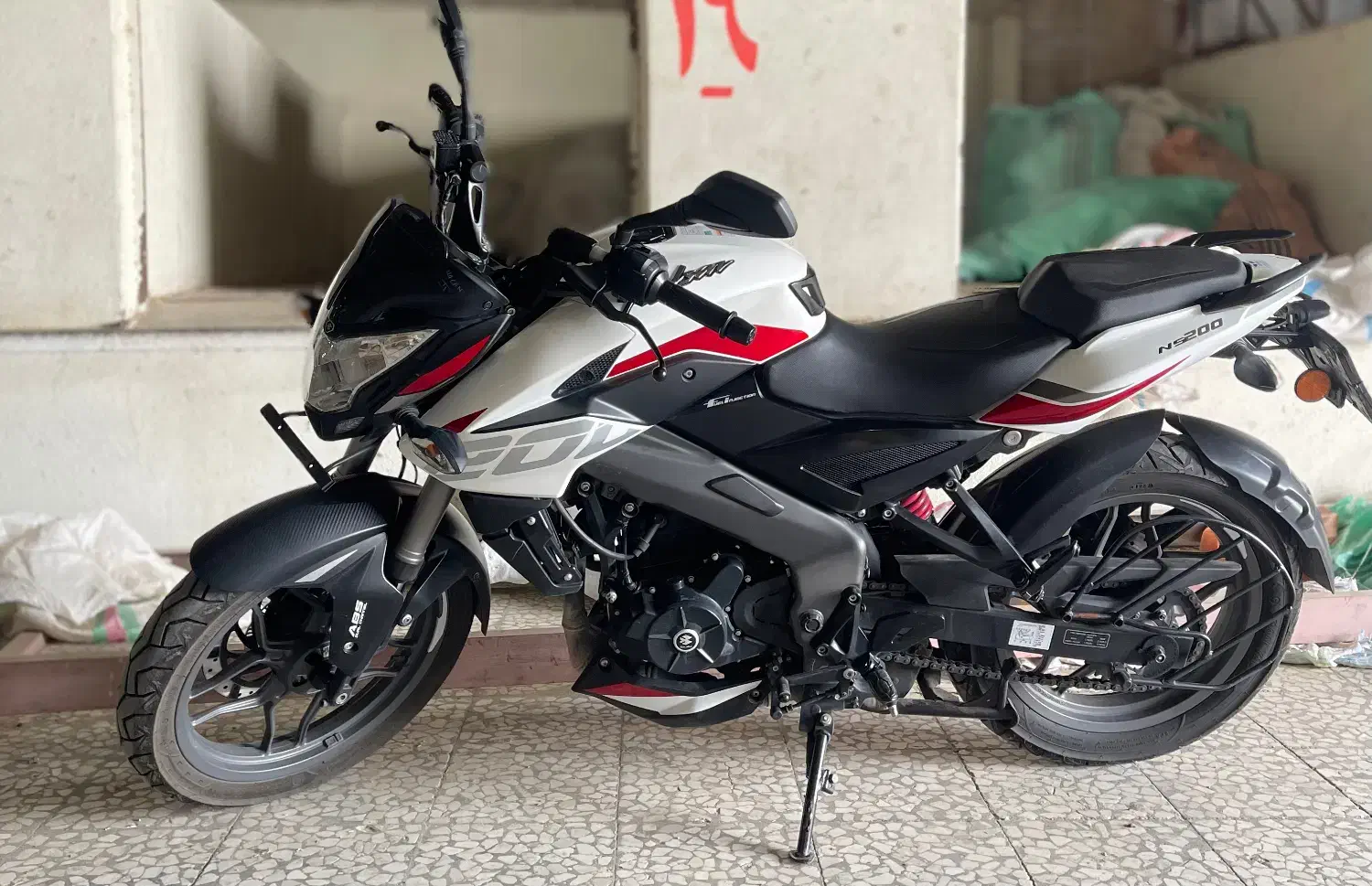 ان اس ۲۰۰|موتورسیکلت|فریدون‌کنار, |دیوار