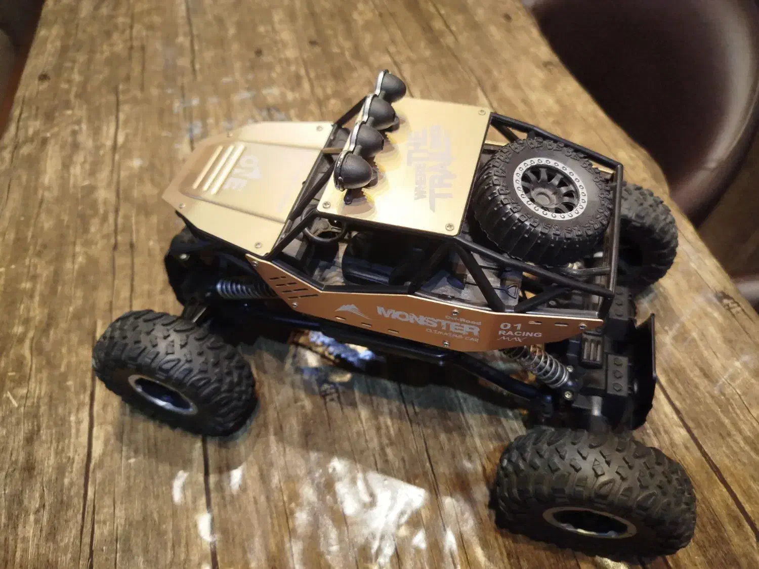 یک عدد ماشین آهنی کنترلی با کیفیت بالا|اسباب‌‌بازی|تهران, سهروردی|دیوار