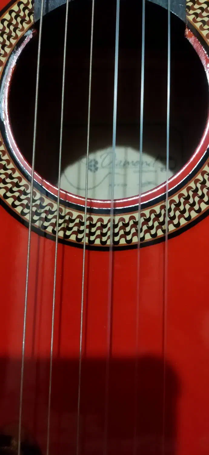 گیتار نو رنگ گیلاسی|گیتار، بیس، امپلیفایر|مراغه, |دیوار