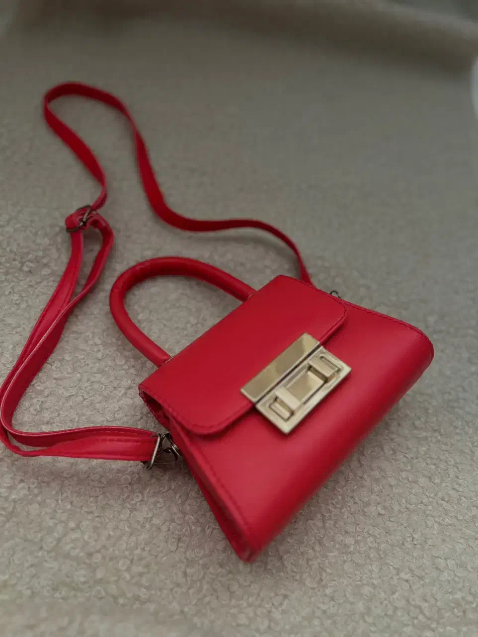 کیف|کیف، کفش، کمربند|اندیشه, اندیشه فاز ۱|دیوار