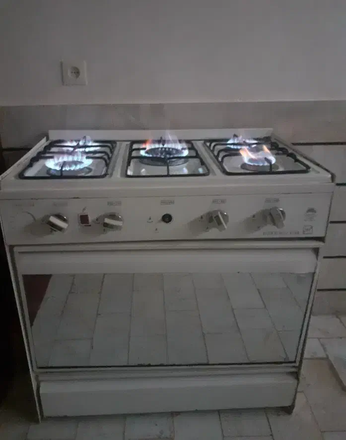 اجاق گاز تمیز وسالم وجاکفشی فلزی|اجاق گاز و لوازم برقی پختوپز|اقبالیه, |دیوار