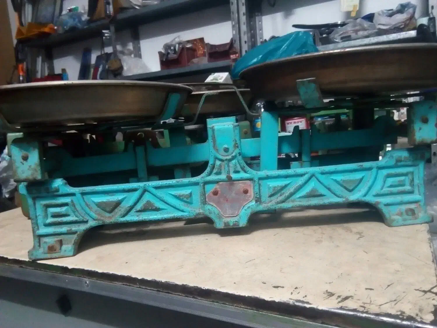 ترازو کفه ای قدیمی و عتیقه|کلکسیون اشیاء عتیقه|بیرجند, |دیوار