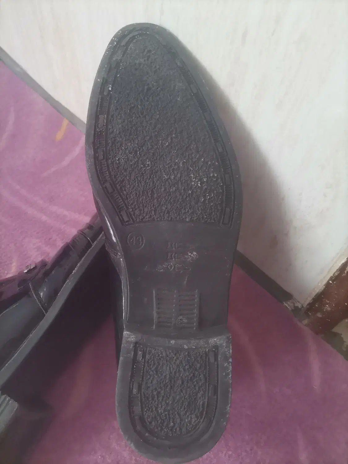 کفش چرم|کیف، کفش، کمربند|قروه, |دیوار