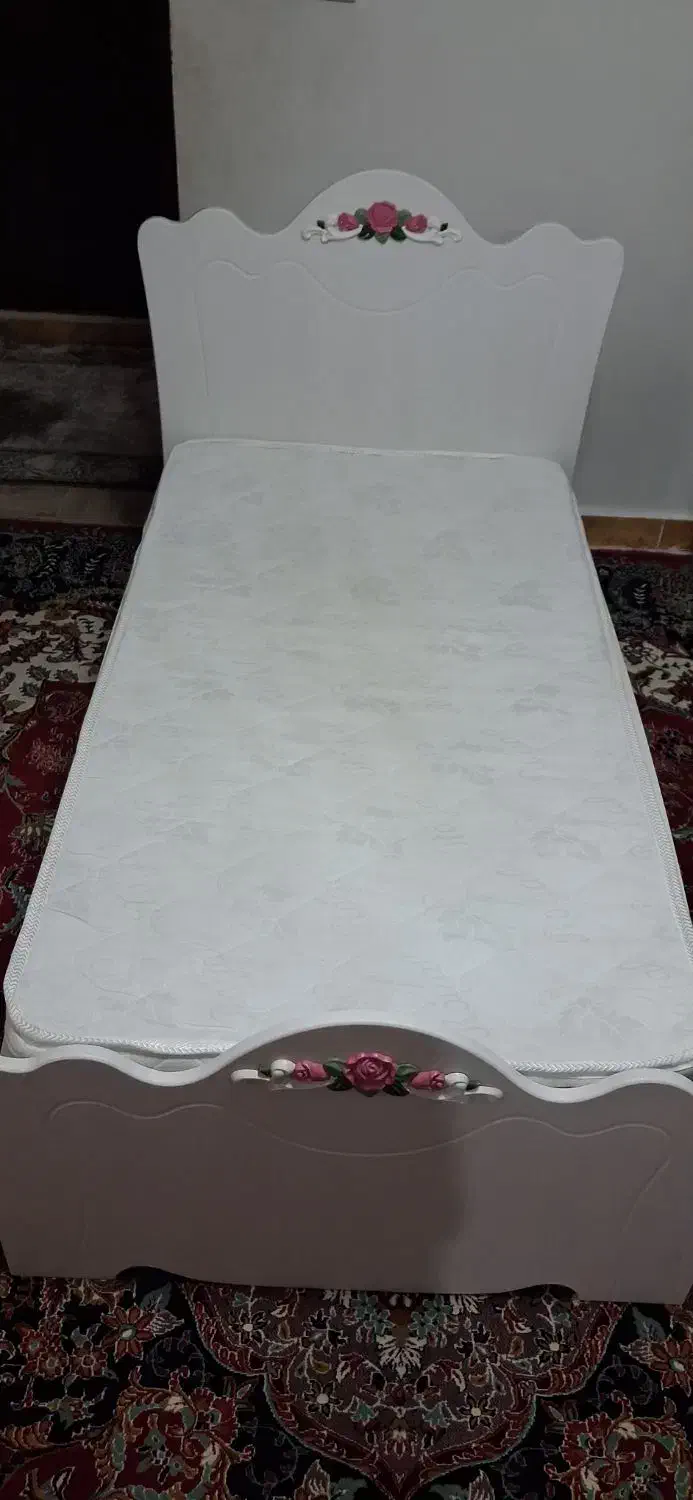 تخت خواب تک نفره|تخت و سرویس خواب|شاهرود, |دیوار