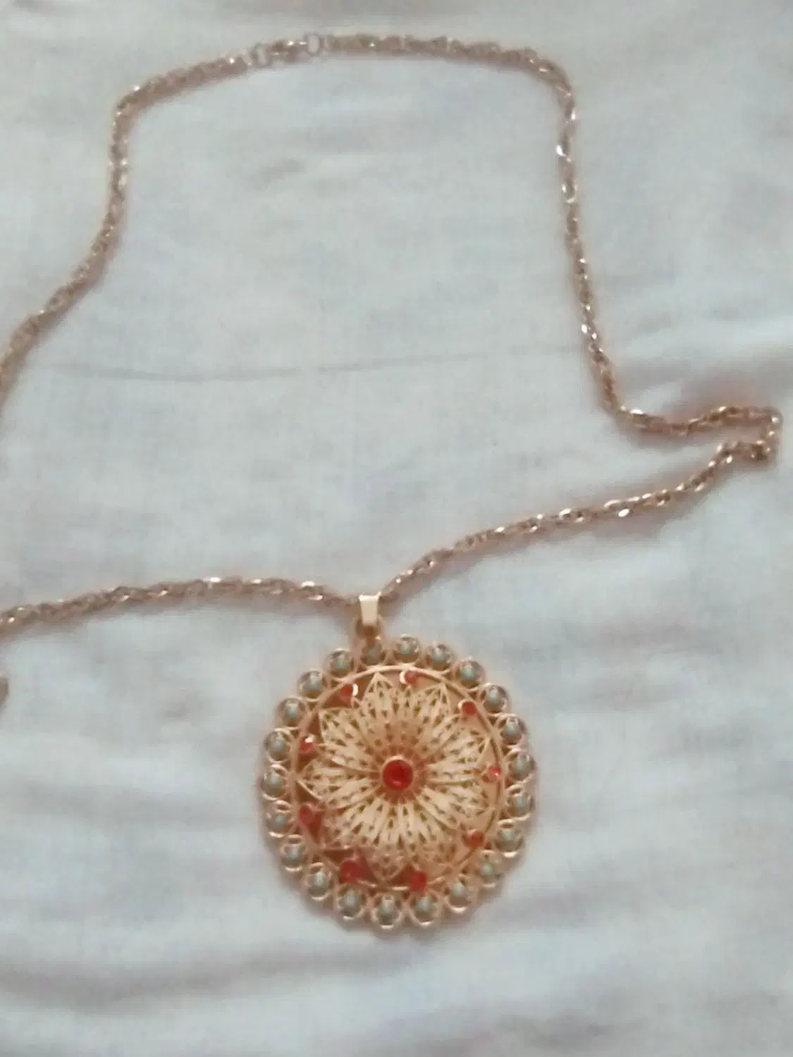 گردنبد،رنگ‌ثابت،به‌همراه‌زنجیر|بدلیجات|گنبد کاووس, |دیوار