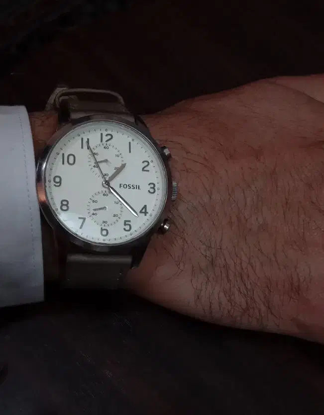 ساعت اصل|ساعت|هشتگرد, هشتگرد قدیم|دیوار