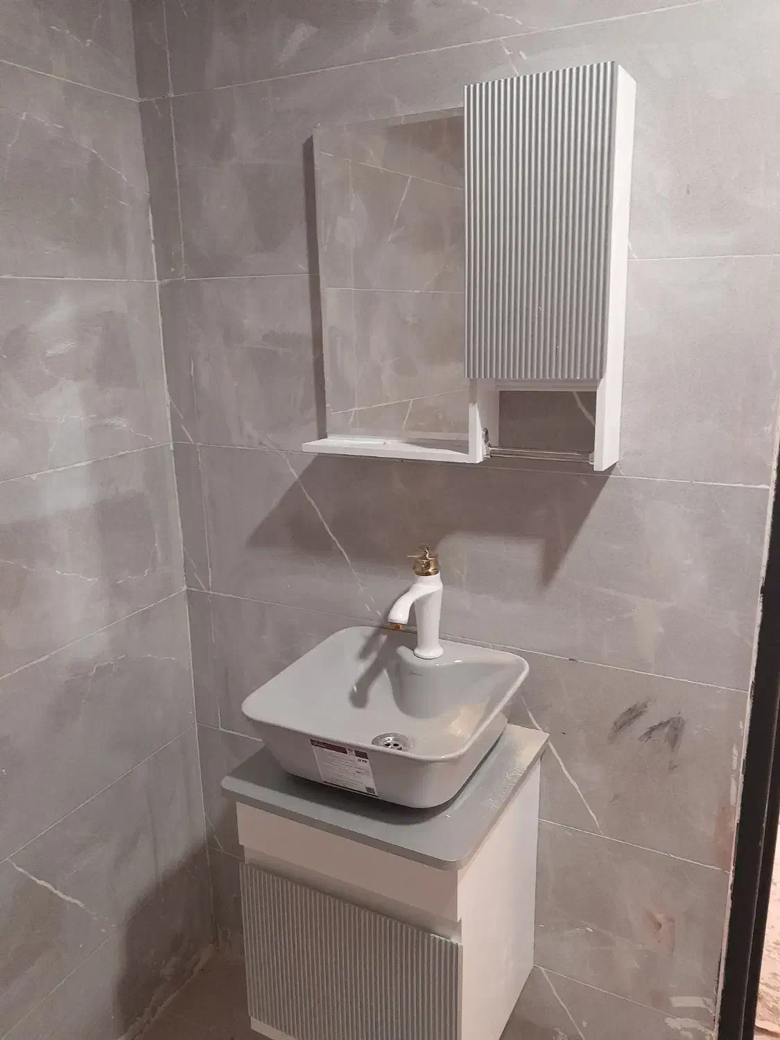 برق کشی و شیرالات ساختمانی|خدمات پیشه و مهارت|شیراز, فرگاز|دیوار