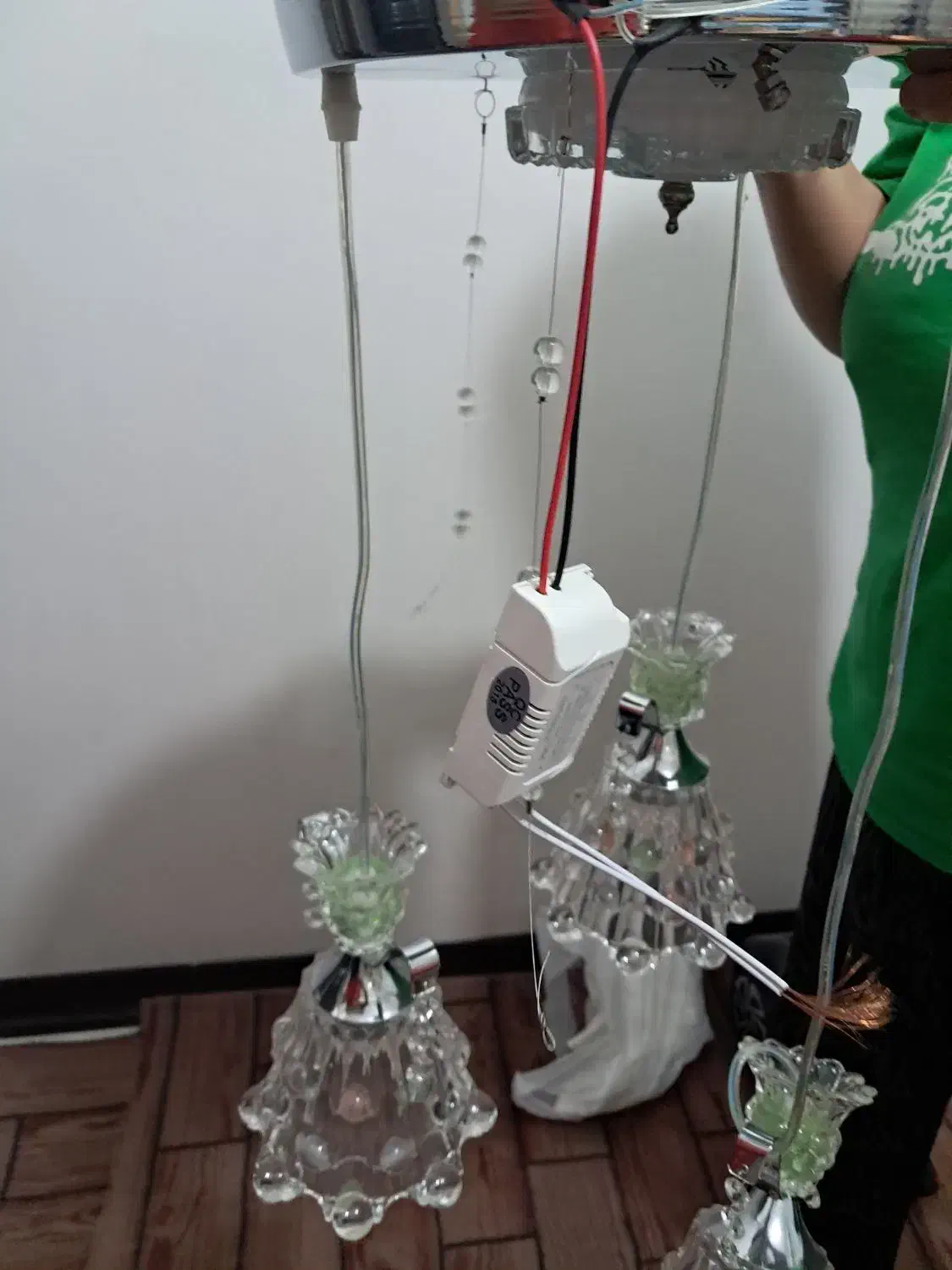 لوستر آویز سه شاخه|لوستر و چراغ آویز|نسیم‌شهر, |دیوار