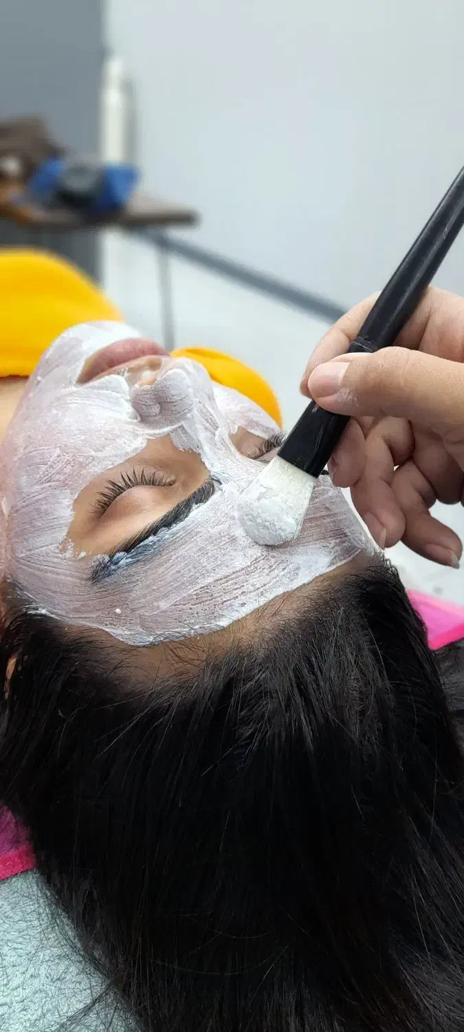 فیشیال و پاکسازی پوست|خدمات آرایشگری و زیبایی|ساری, |دیوار