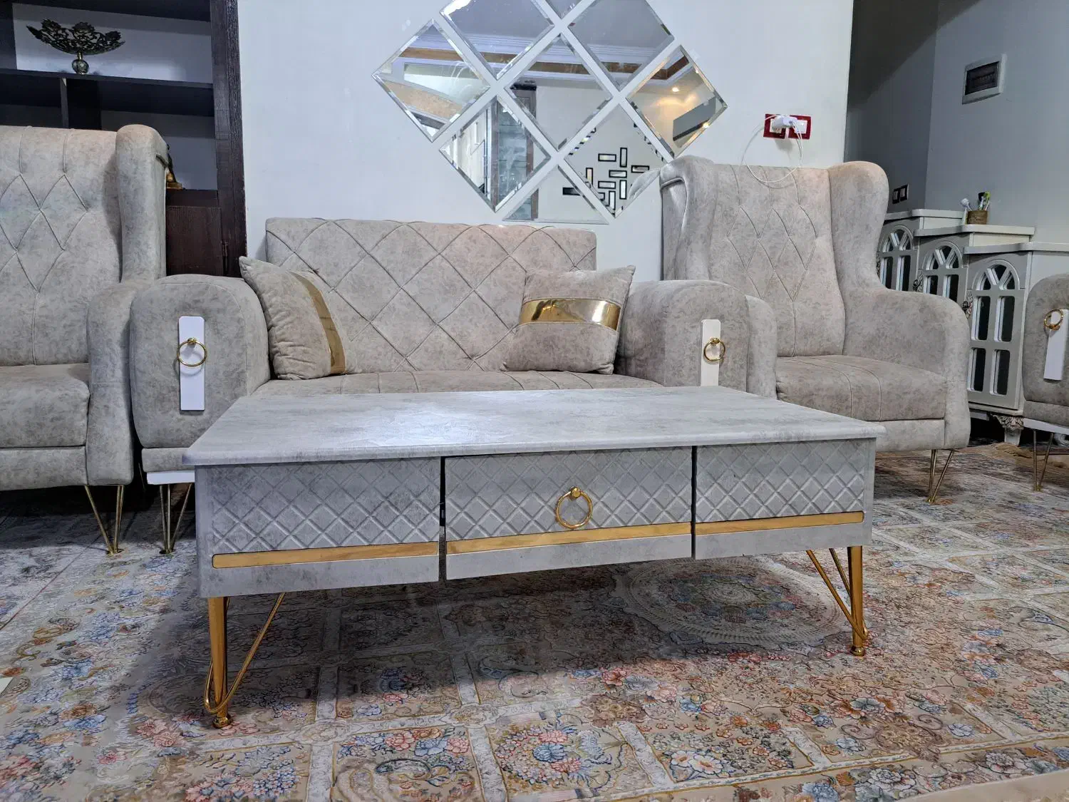 مبل|مبلمان خانگی و میز عسلی|شازند, |دیوار