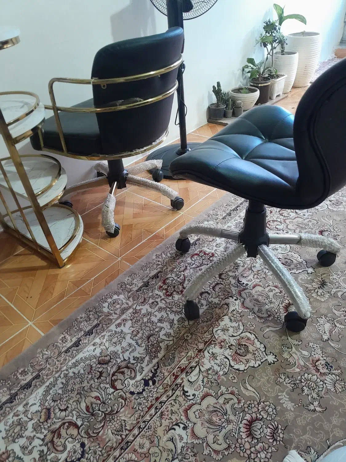 فروش فوری میز و صندلی|مبلمان خانگی و میز عسلی|اردبیل, |دیوار