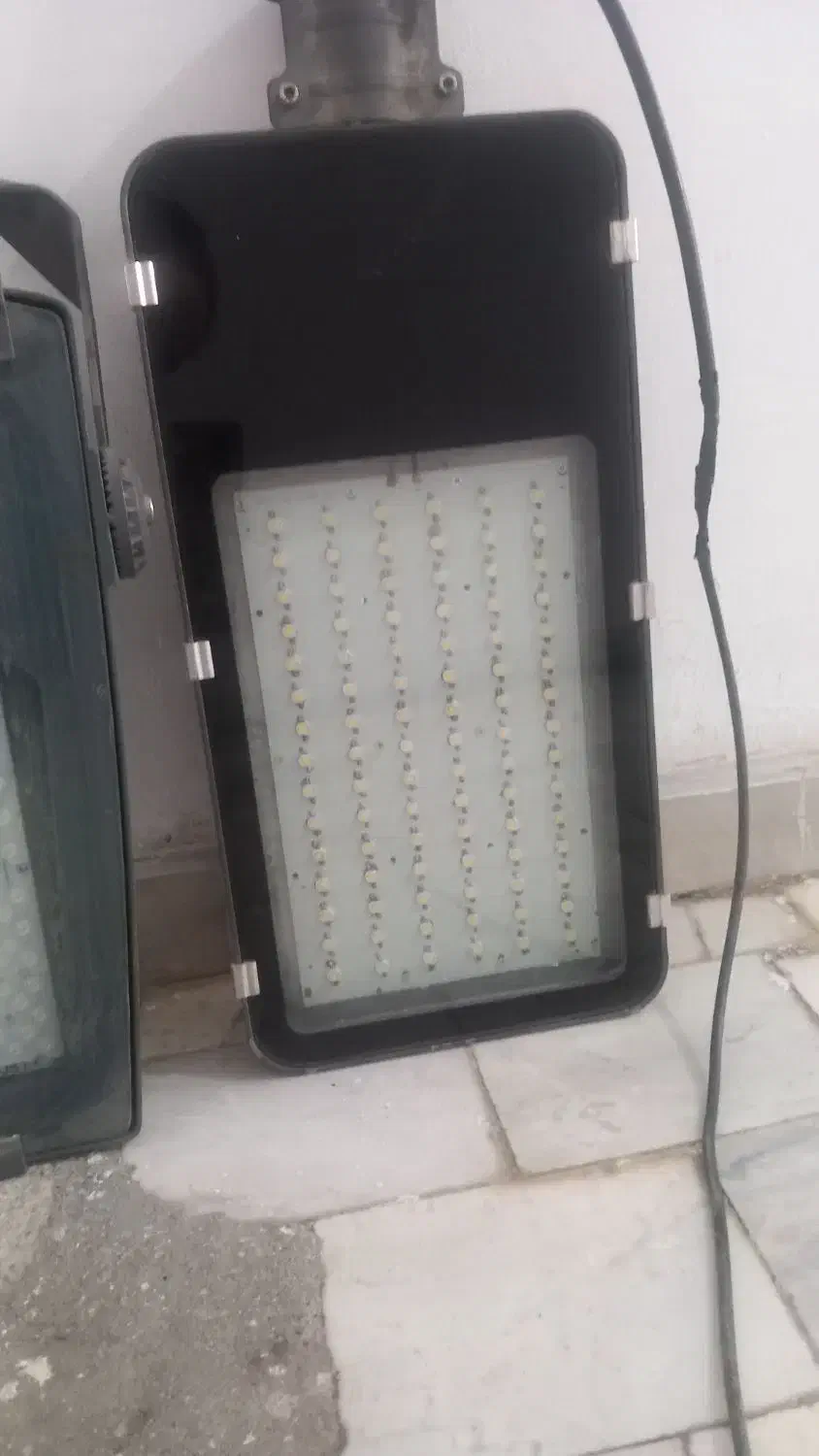 پروژکتور 200وات|لامپ و چراغ|سنندج, |دیوار