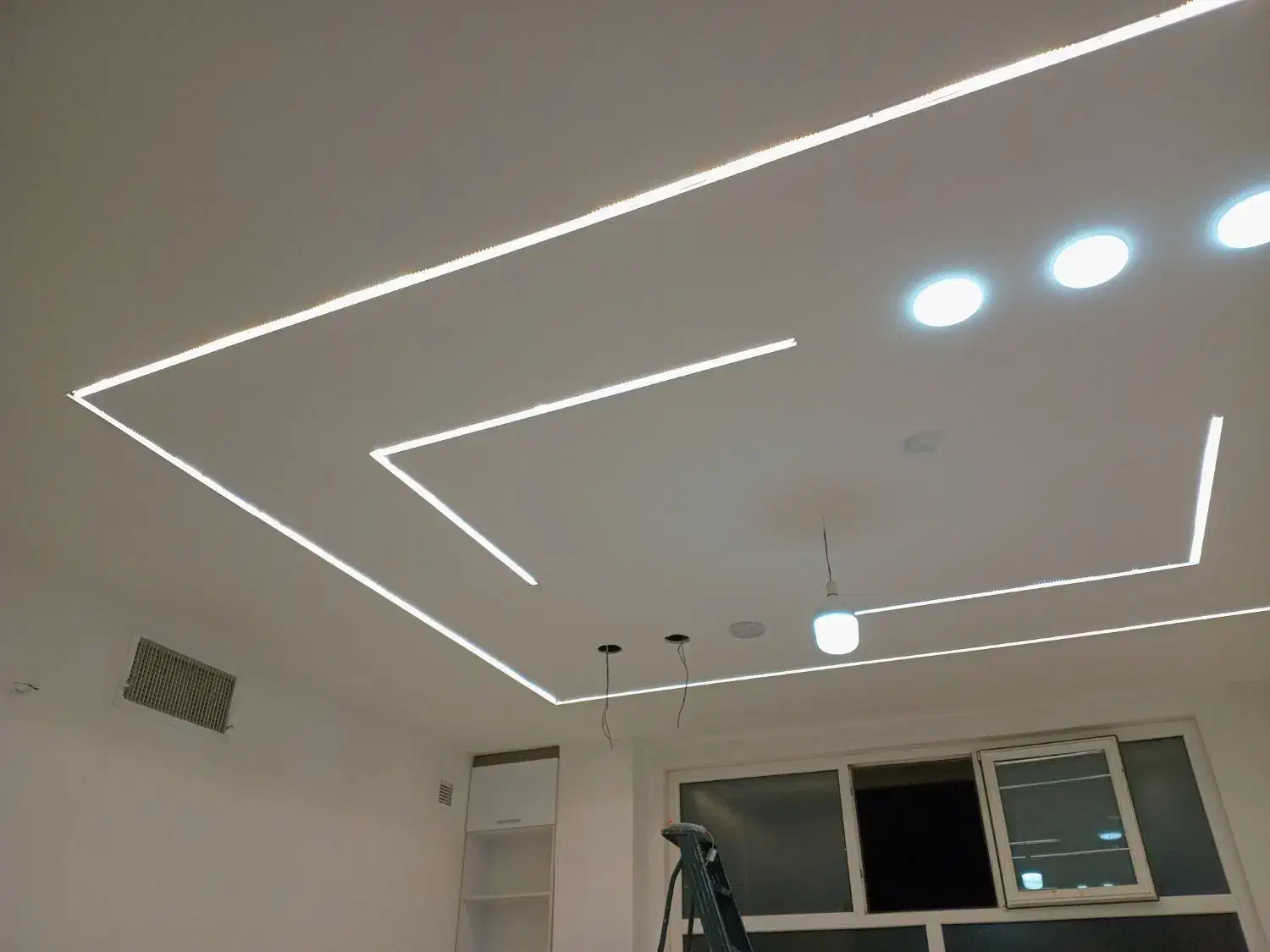 اجرای لاین نوری با بهترین کیفیت|خدمات پیشه و مهارت|سیرجان, |دیوار