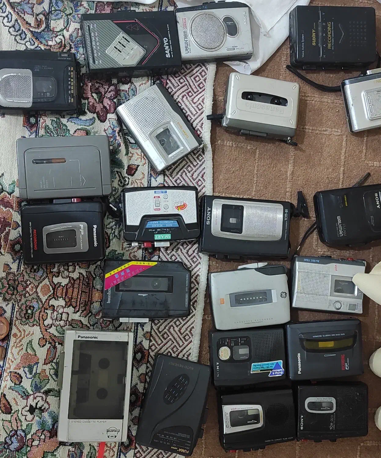 تعدادی واکمن اصل ژاپن و مشترک|سیستم صوتی خانگی|قم, دانش|دیوار