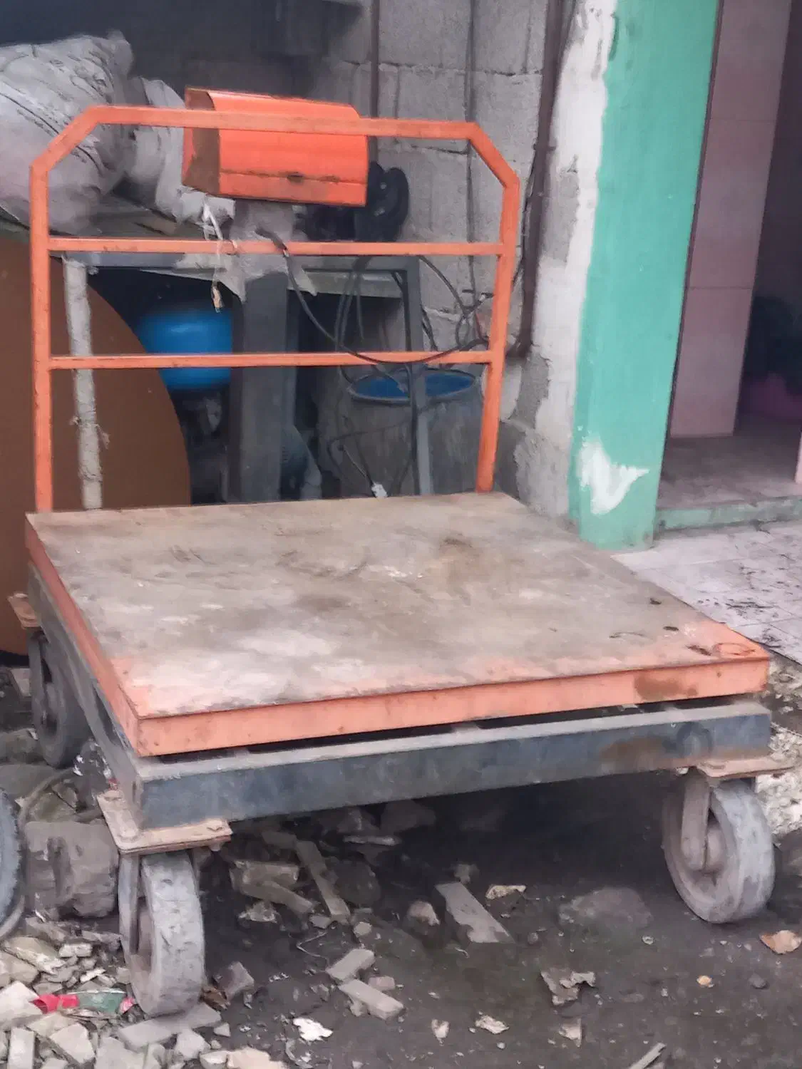 سالم|ماشین‌آلات صنعتی|رشت, آتشگاه|دیوار