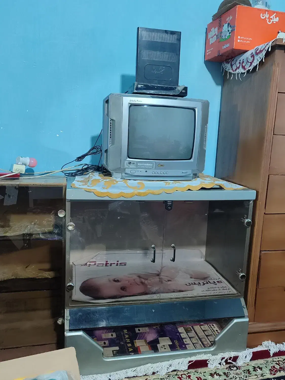 تلویزیون ۱۴ اینچ ال جی|تلویزیون و پروژکتور|خرم‌آباد, |دیوار