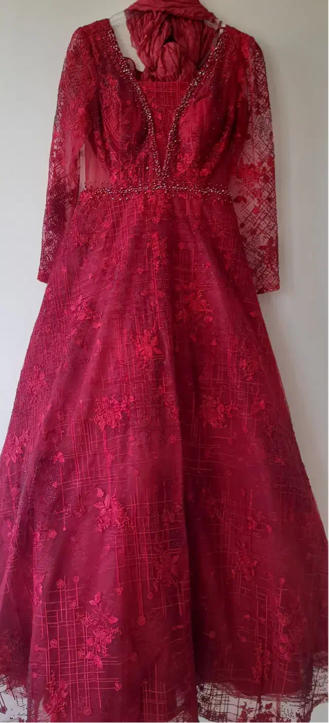 لباس مجلسی|لباس|لامرد, |دیوار