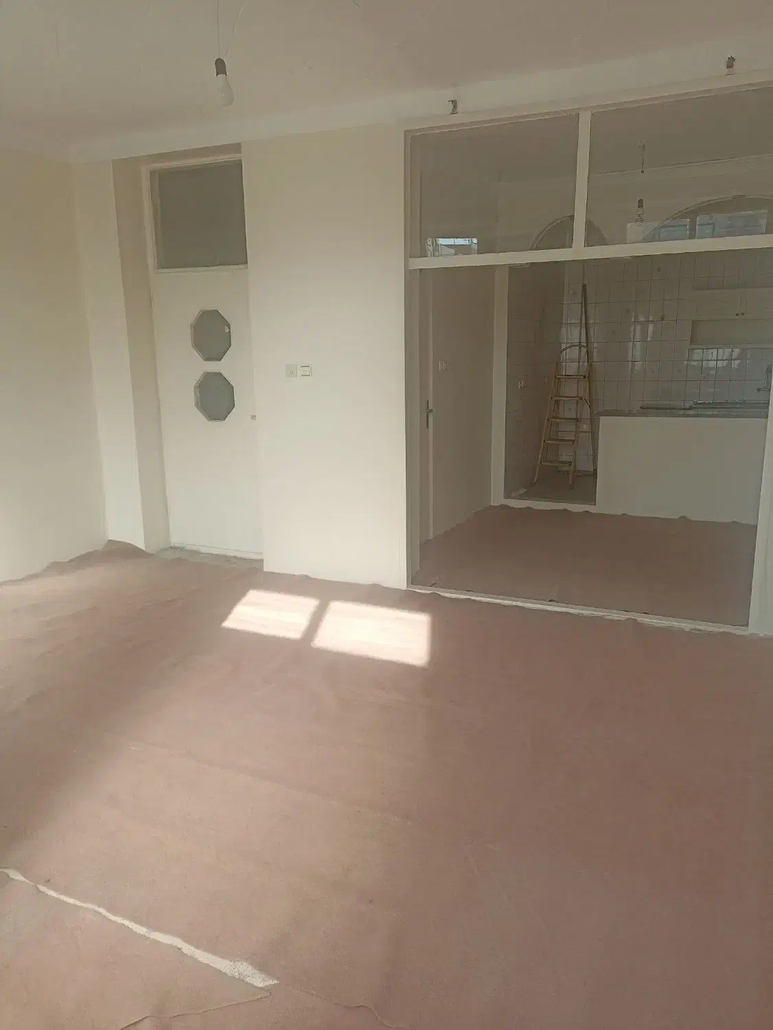 آپارتمان ۶۰مترنورگیرعالی بهترین محل نازی آباد