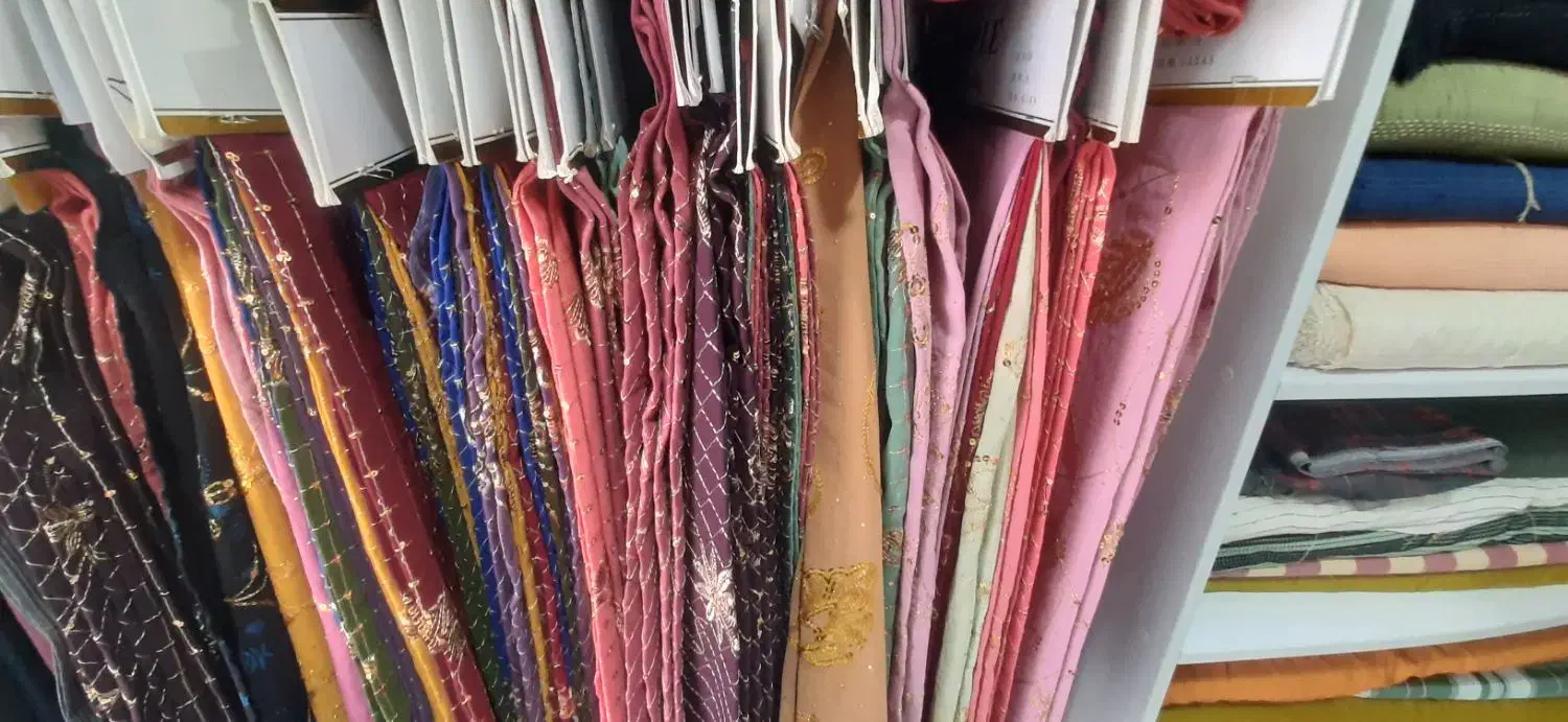 فروش انواع تکه پارچه|لباس|بوشهر, |دیوار