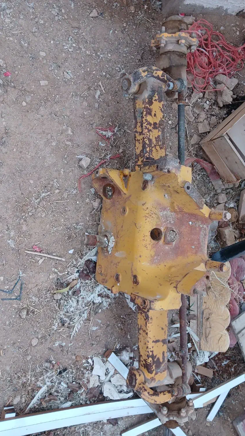 یک عدد دیفرانسیل جلو تراکتر ۲۸۵|قطعات یدکی و لوازم جانبی|کبودرآهنگ, |دیوار