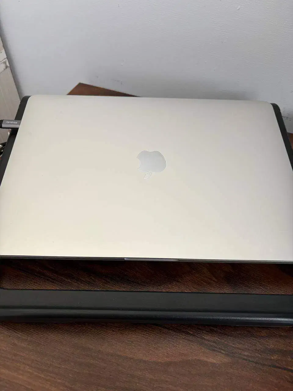 مک بوک پرو|رایانه همراه|اندیشه, اندیشه فاز ۳|دیوار