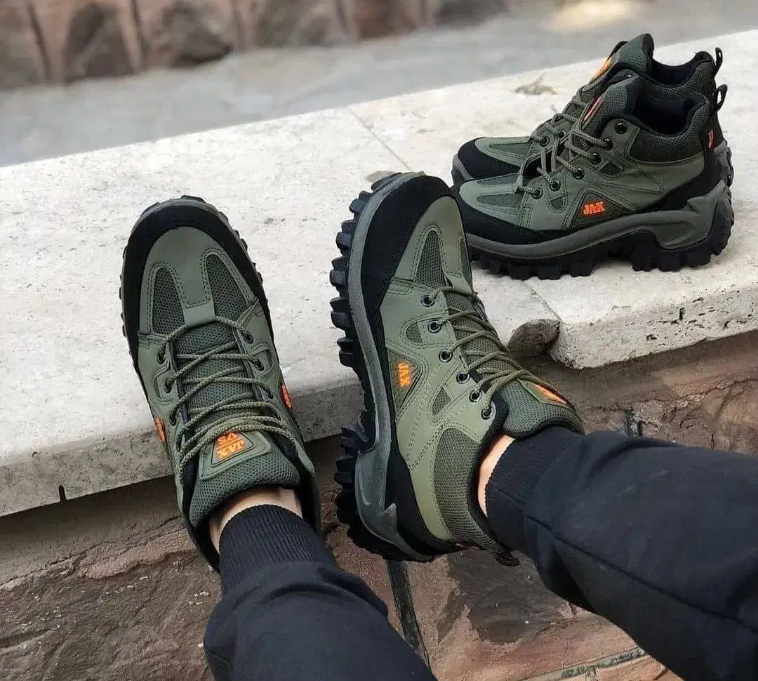 نیم بوت عمده و تک|کیف، کفش، کمربند|صومعهسرا, |دیوار