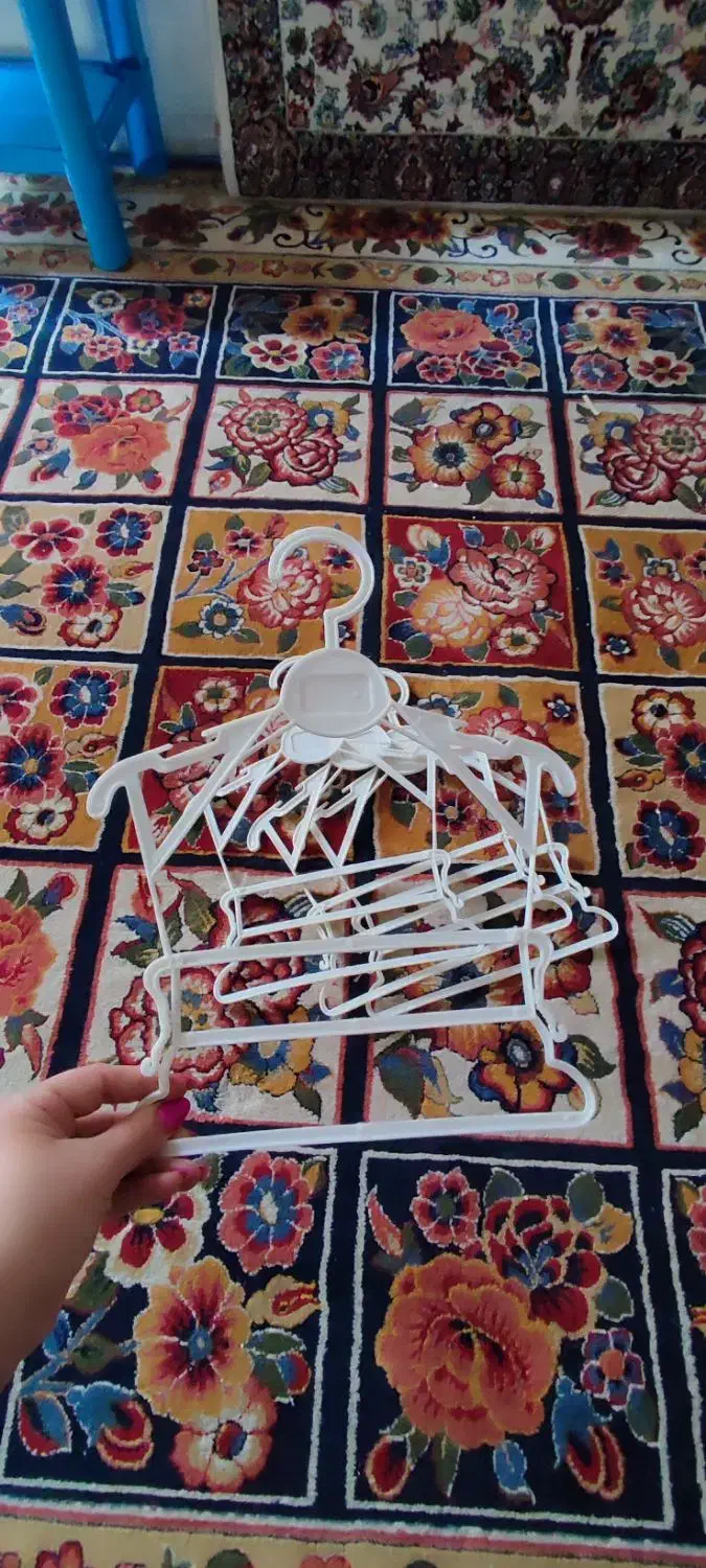 چوبکار لباس|کفش و لباس بچه|رشت, باهنر|دیوار