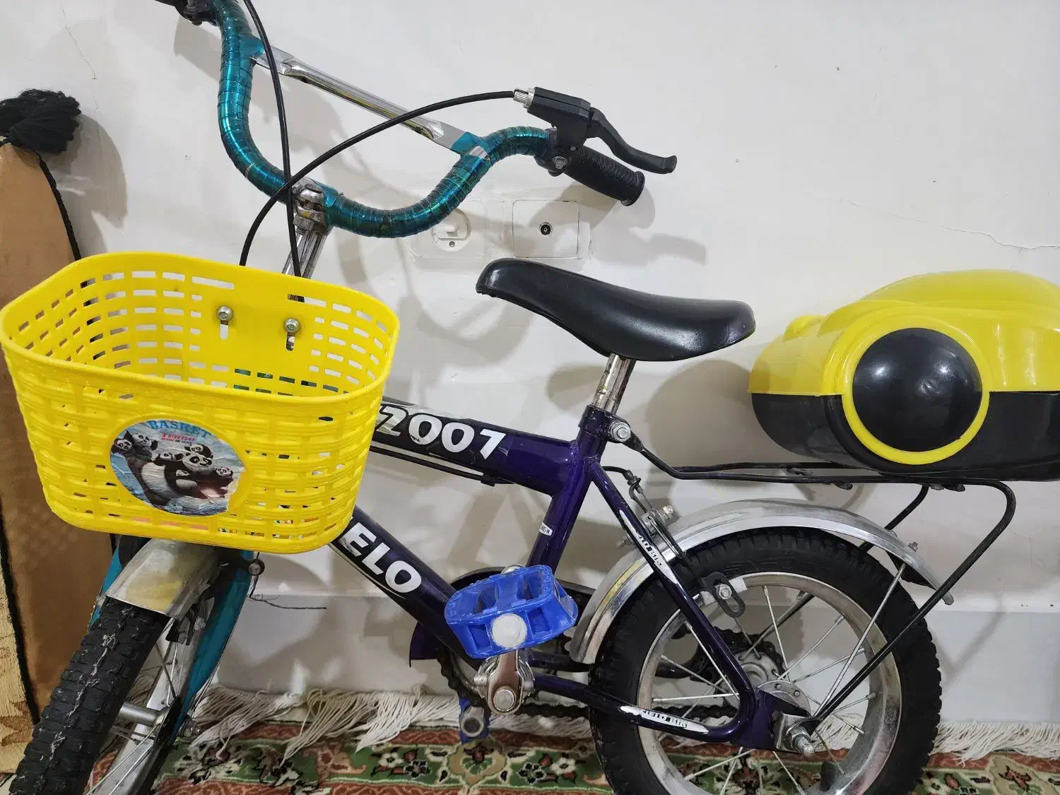 دوچرخه کودک.|دوچرخه، اسکیت، اسکوتر|الشتر, |دیوار