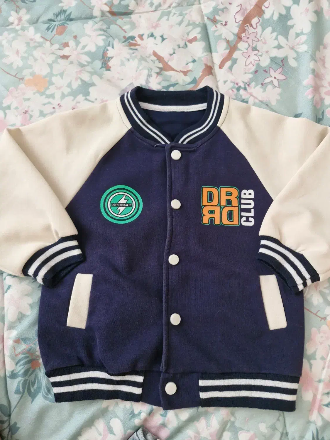 سوییشرت پسرانه|کفش و لباس بچه|اندیشه, اندیشه فاز ۴|دیوار