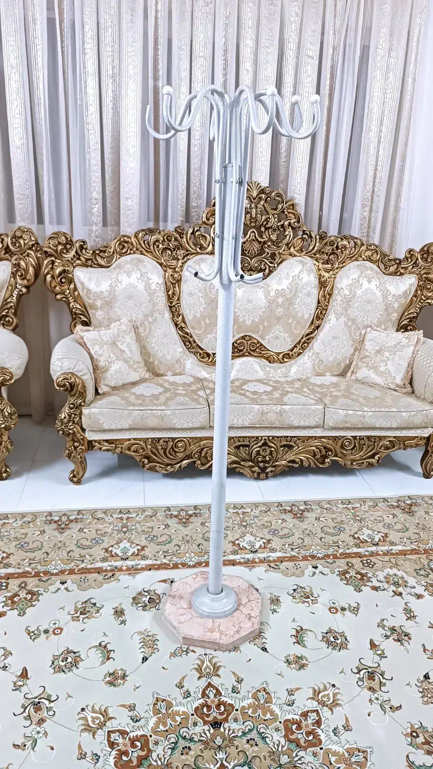 جالباسی ایستاده|بندرخت و رخت‌آویز|سبزوار, امیر کبیر|دیوار