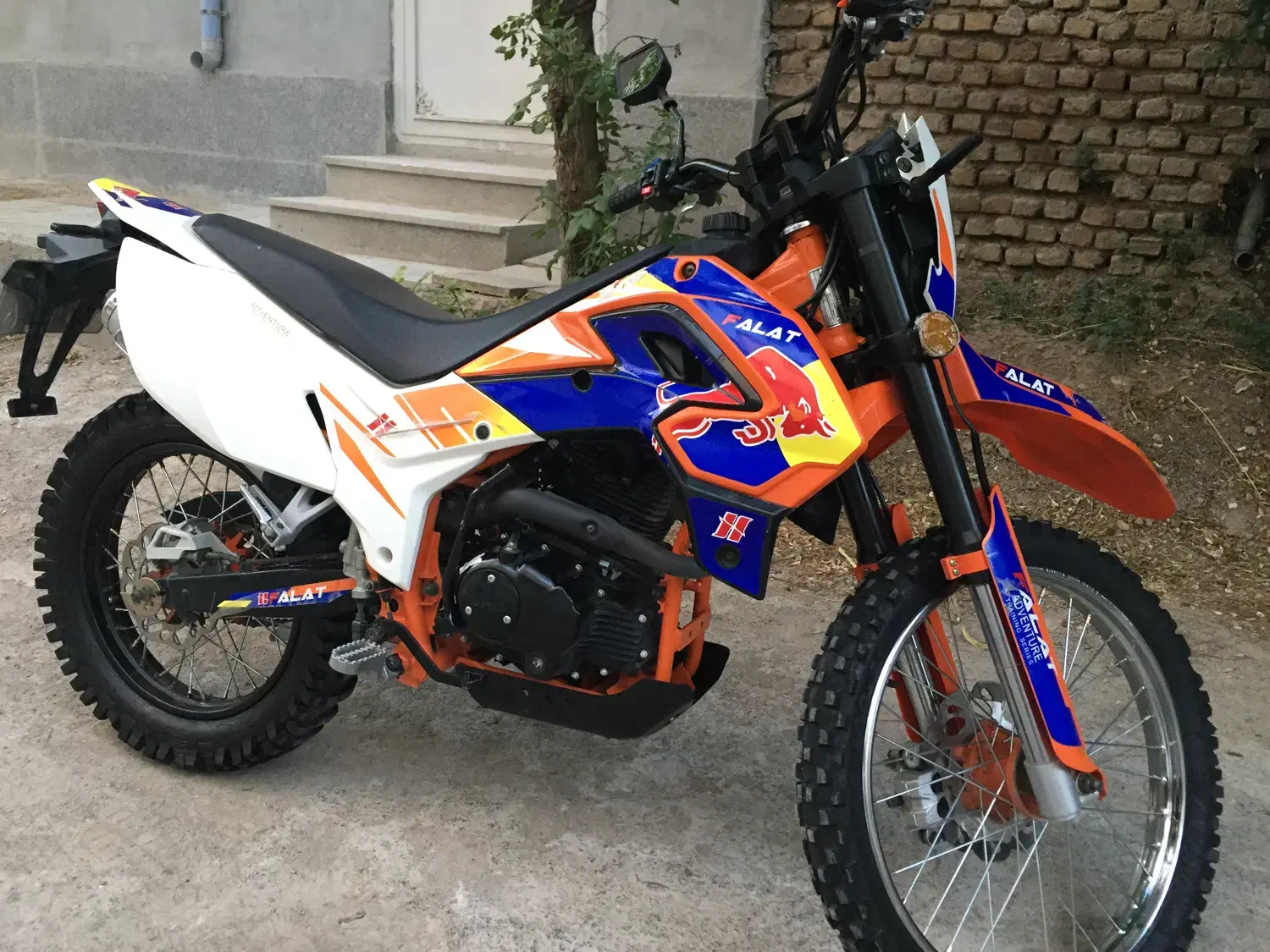 تریل فلات ۲۵۰ طرح ردبول|موتورسیکلت|اسفراین, |دیوار