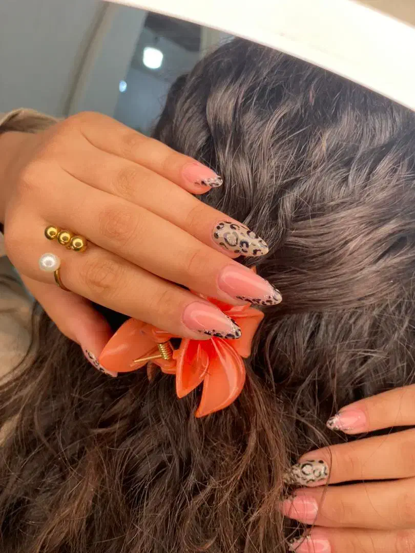 کاشت ناخن|خدمات آرایشگری و زیبایی|نورآباد ممسنی, |دیوار