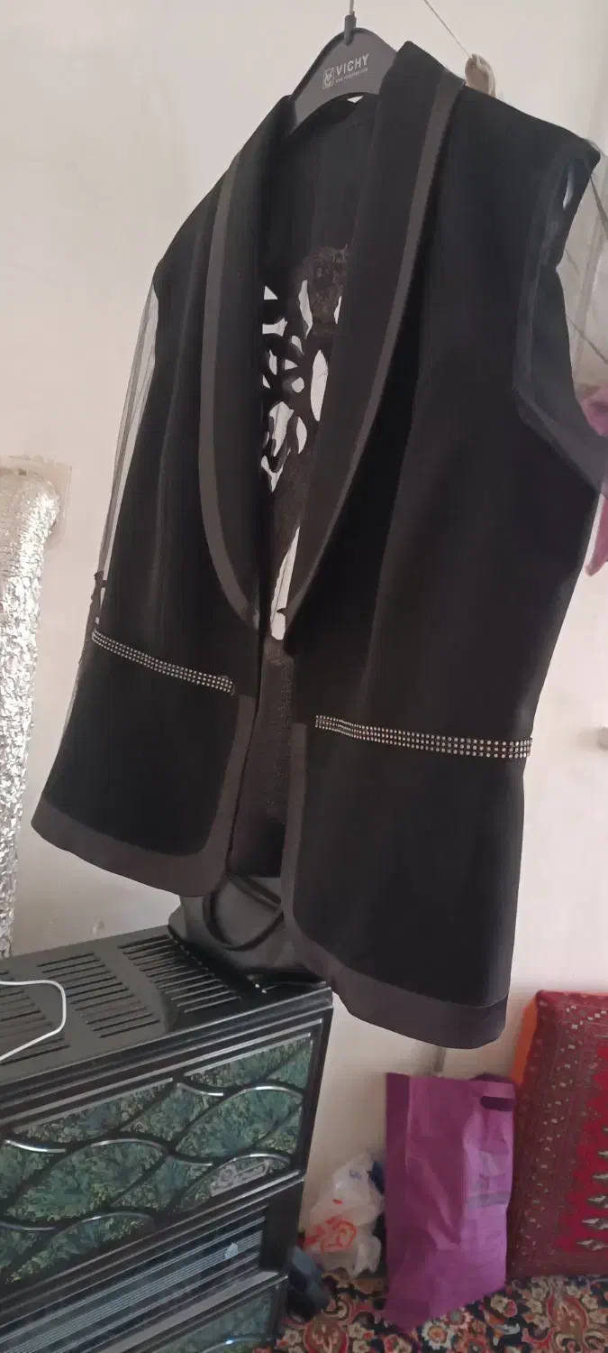 کت و دامن|لباس|سبزوار, امیر کبیر|دیوار