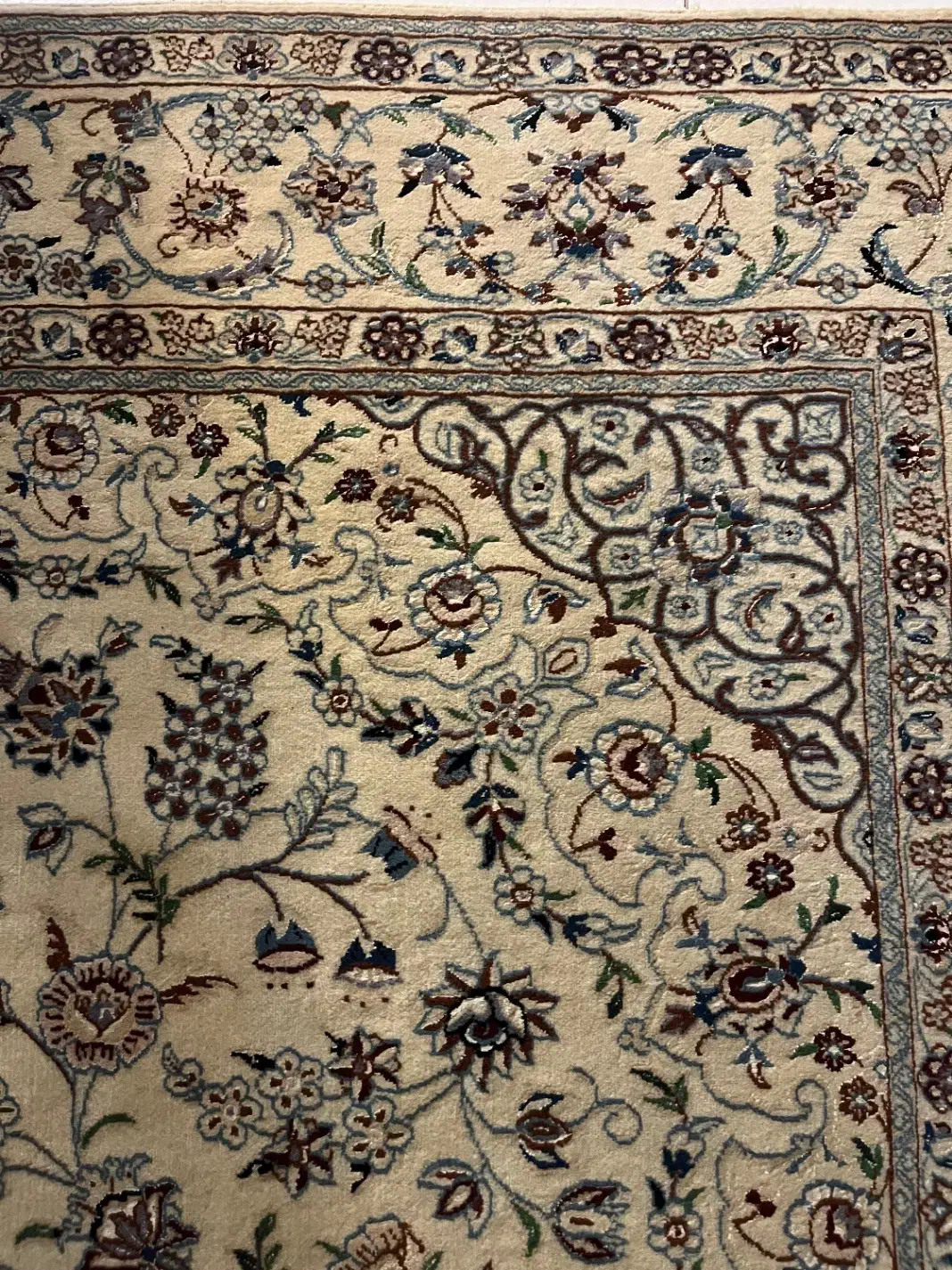 فرش شش متری و کناره چهارمتری نائین گل ابریشم ۹لا|فرش|تهران, ولنجک|دیوار