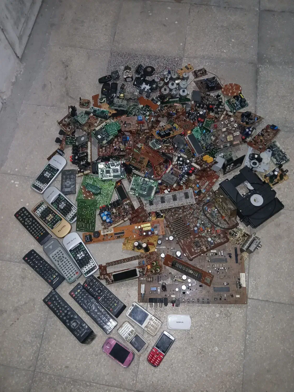 انواع مدارات الکترونیک مختلف درهم|قطعات و لوازم جانبی رایانه|قزوین, |دیوار