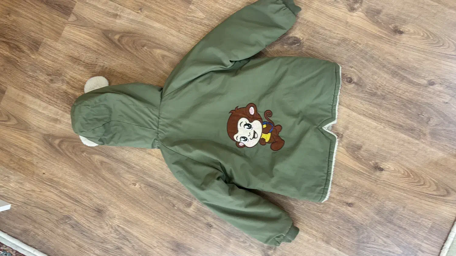 کاپشندخترانه سایز ۱۳۰مناسب ۵ تا ۶ سال|کفش و لباس بچه|بندر انزلی, معلم|دیوار