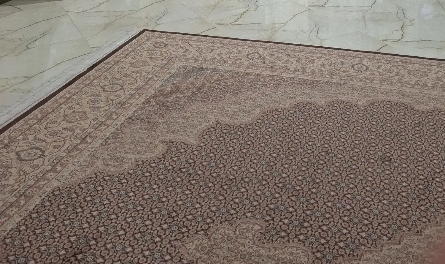 فرش خوش نقش و باکیفیت برندِ فرهی ۹متری|فرش|سیرجان, |دیوار