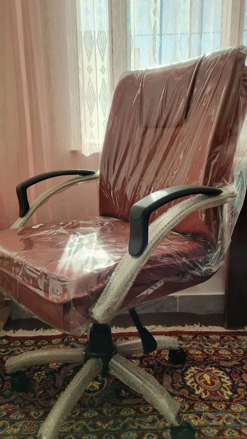 صندلی اداری نو آکبند/فروش فوری|دفتر کار|ازنا, |دیوار